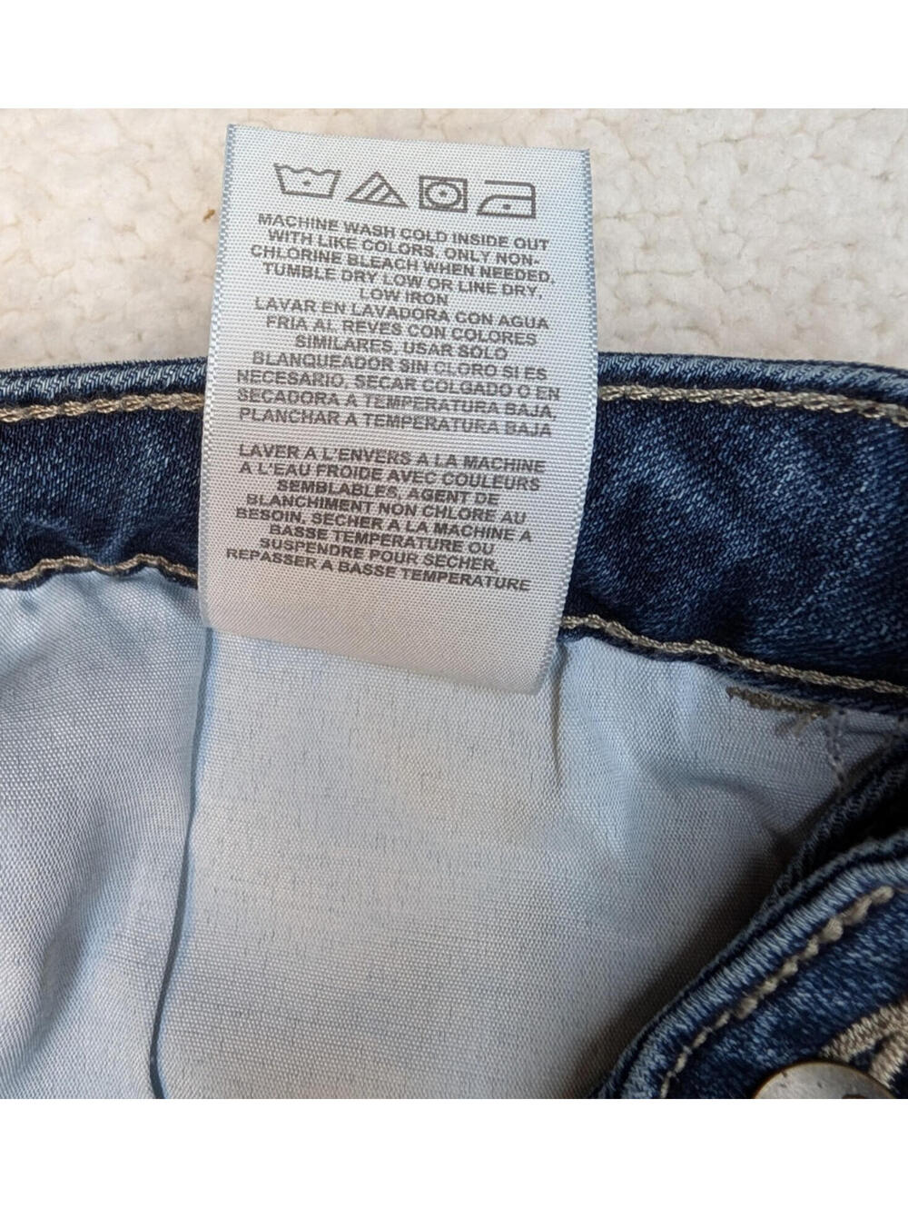 Lee Mid Rise Capri Women's size 14 M Blue Denim Jeans Regular Fit NWT - Picture 9 of 9